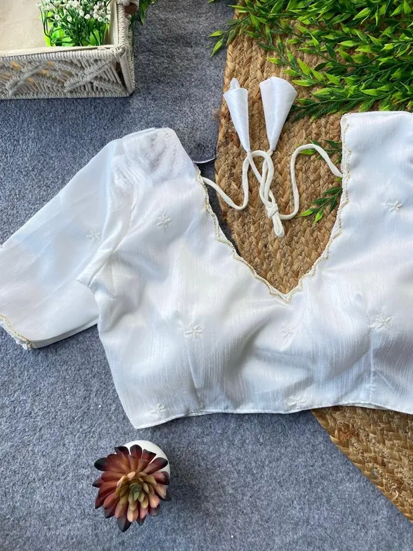 Emerald_Elegance:_The_Handcrafted_Blouse