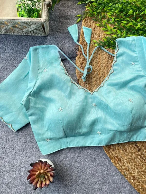 Emerald_Elegance:_The_Handcrafted_Blouse