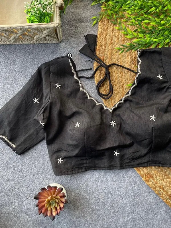 Emerald_Elegance:_The_Handcrafted_Blouse
