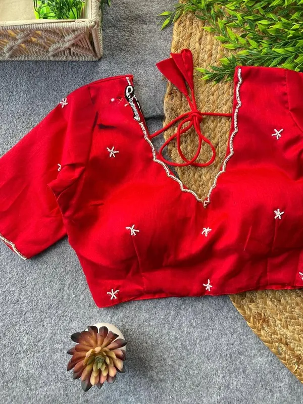 Emerald_Elegance:_The_Handcrafted_Blouse