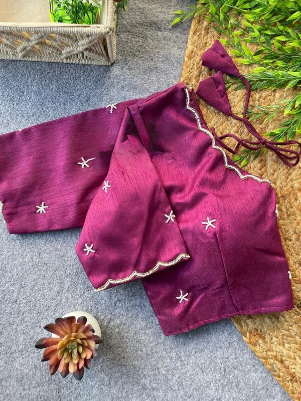 Emerald_Elegance:_The_Handcrafted_Blouse