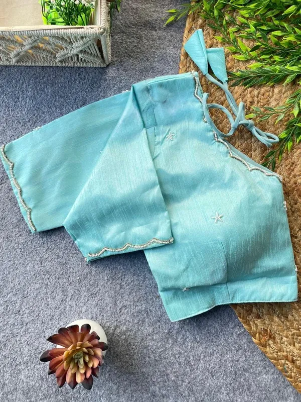 Emerald_Elegance:_The_Handcrafted_Blouse