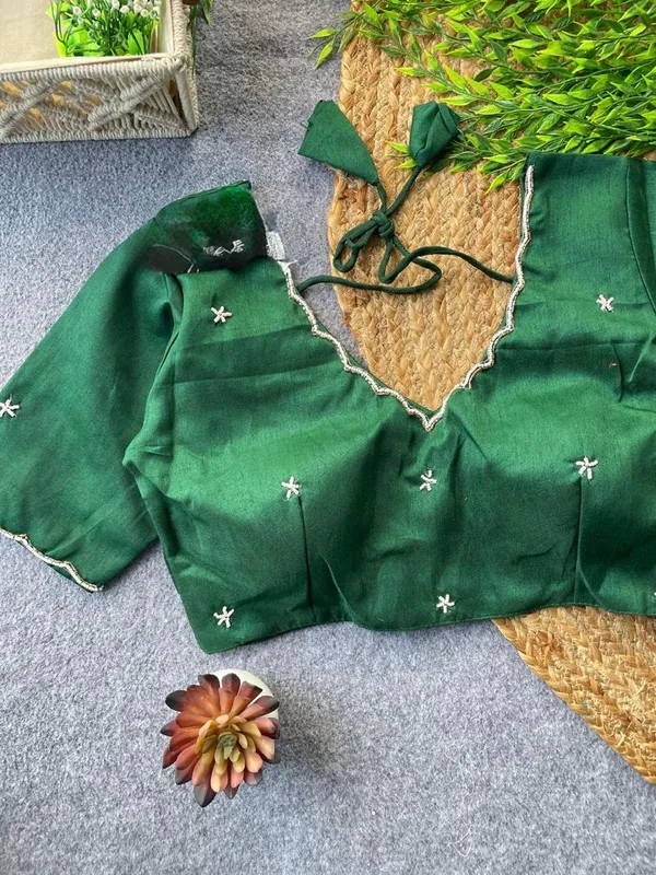 Emerald_Elegance:_The_Handcrafted_Blouse