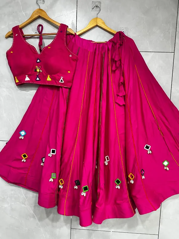 Ethnic_Lehenga_Choli_with_Mirror_Detailing_For_Navratri