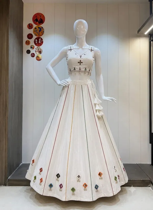 Ethnic_Lehenga_Choli_with_Mirror_Detailing_For_Navratri