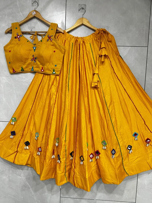 Ethnic_Lehenga_Choli_with_Mirror_Detailing_For_Navratri