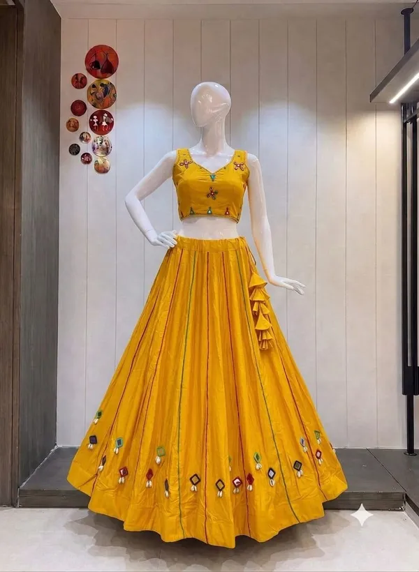 Ethnic_Lehenga_Choli_with_Mirror_Detailing_For_Navratri