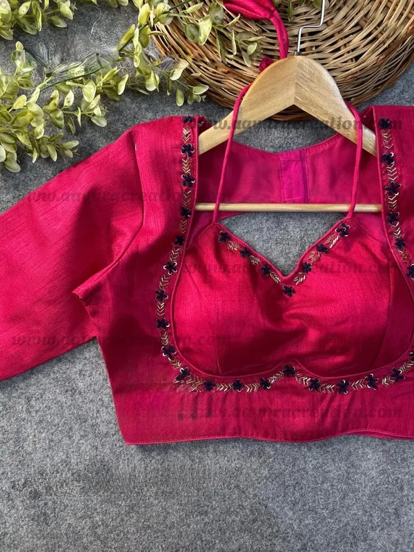 Evaluate_Halter_Neck_Heavy_Banglori_Handcrafted_Work_from_Front_And_Back_of_the_blouse_
