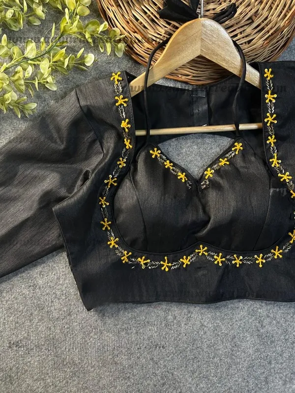Evaluate_Halter_Neck_Heavy_Banglori_Handcrafted_Work_from_Front_And_Back_of_the_blouse_