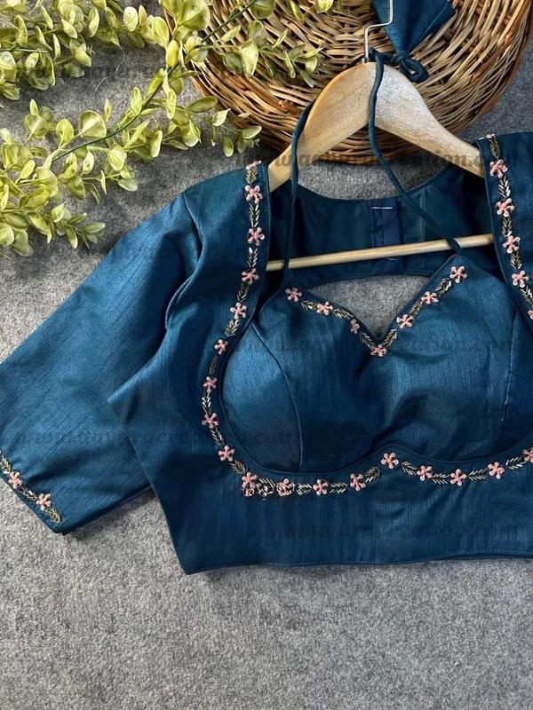 Evaluate_Halter_Neck_Heavy_Banglori_Handcrafted_Work_from_Front_And_Back_of_the_blouse_