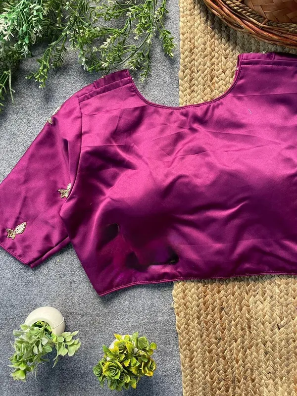 Graceful_Embellished_Neck_Pattern