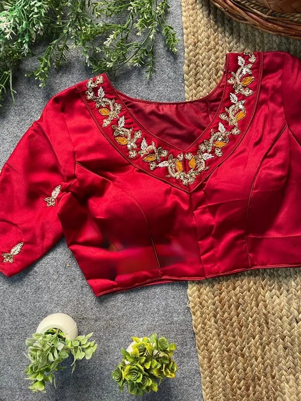 Graceful_Embellished_Neck_Pattern