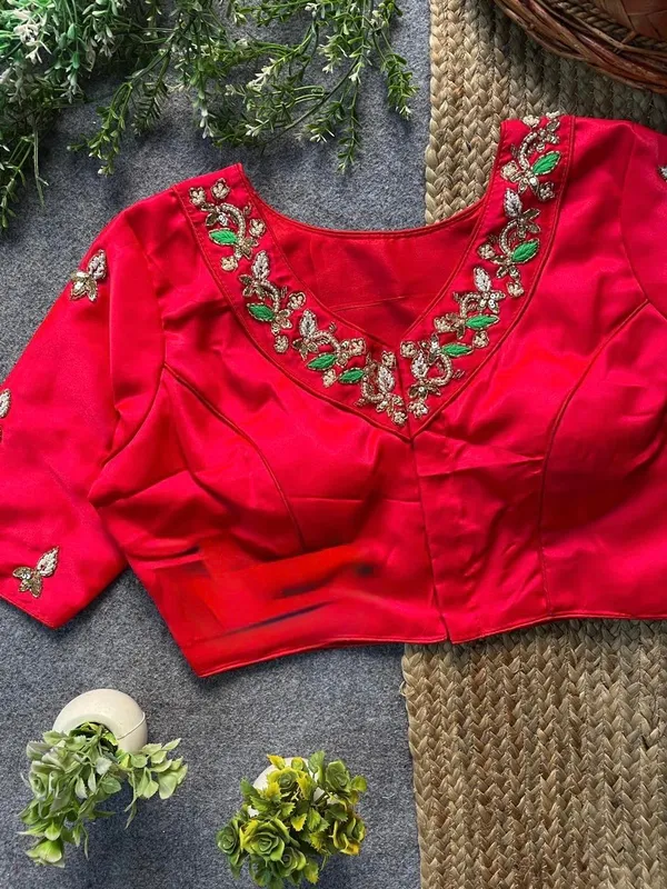 Graceful_Embellished_Neck_Pattern