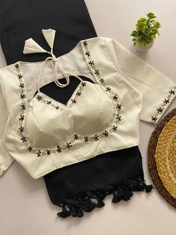 Handloom_Khadi_Saree_with_a_Handcrafted_Silk_Blouse