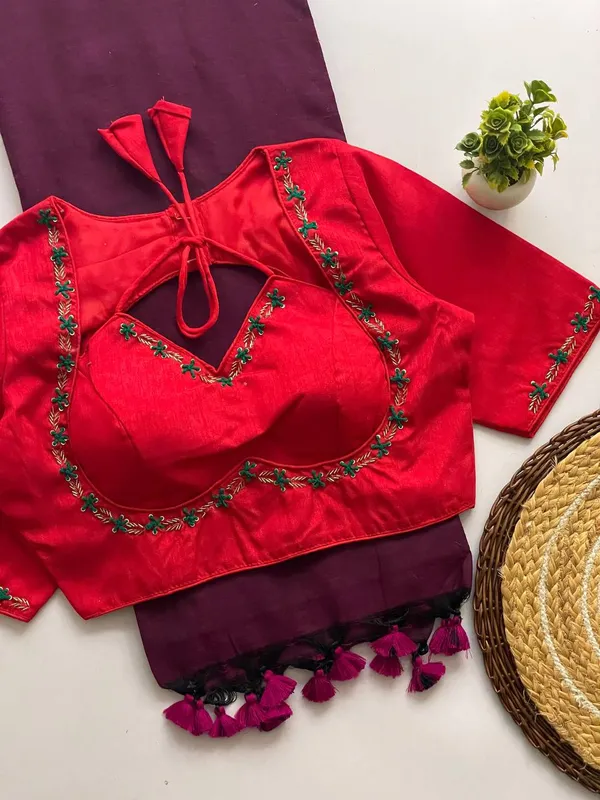 Handloom_Khadi_Saree_with_a_Handcrafted_Silk_Blouse