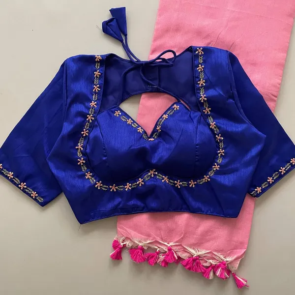 Handloom_Khadi_Saree_with_a_Handcrafted_Silk_Blouse