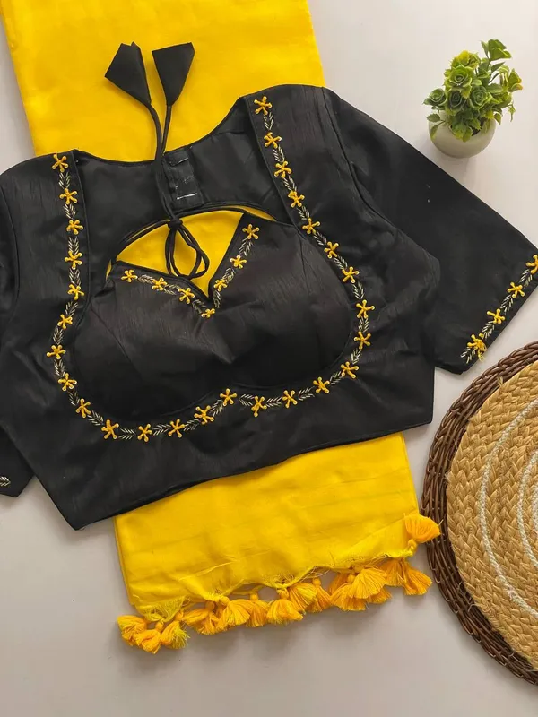 Handloom_Khadi_Saree_with_a_Handcrafted_Silk_Blouse