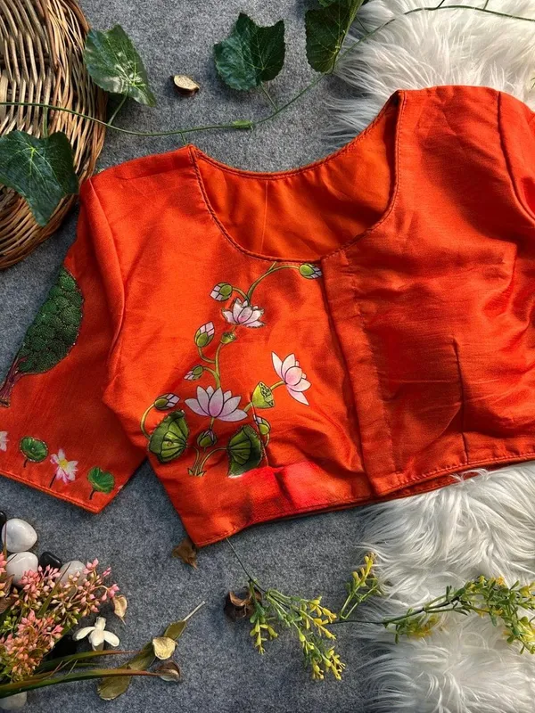 Inspired_by_Indian_folk_elements,_this_blouse_adds_soulful_artistry_to_your_ethnic_wardrobe.