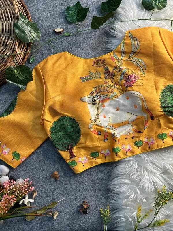 Inspired_by_Indian_folk_elements,_this_blouse_adds_soulful_artistry_to_your_ethnic_wardrobe.