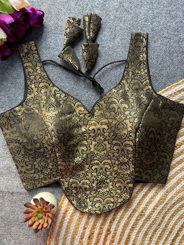 This_is_a_Desically_Ethnic_Benarasi_Brocade_Sleeveless_Readymade_Blouse.