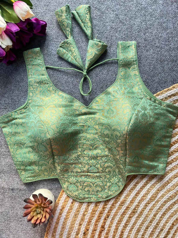 This_is_a_Desically_Ethnic_Benarasi_Brocade_Sleeveless_Readymade_Blouse.
