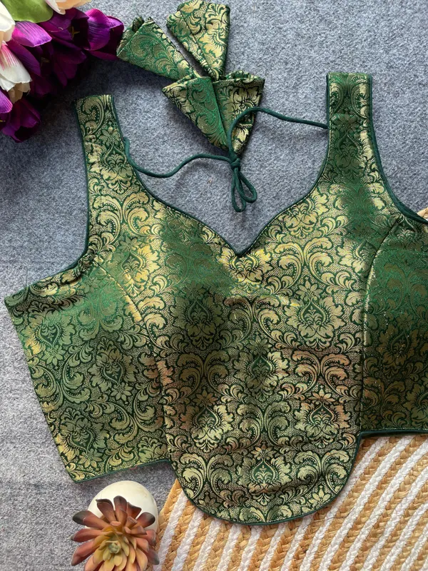 This_is_a_Desically_Ethnic_Benarasi_Brocade_Sleeveless_Readymade_Blouse.