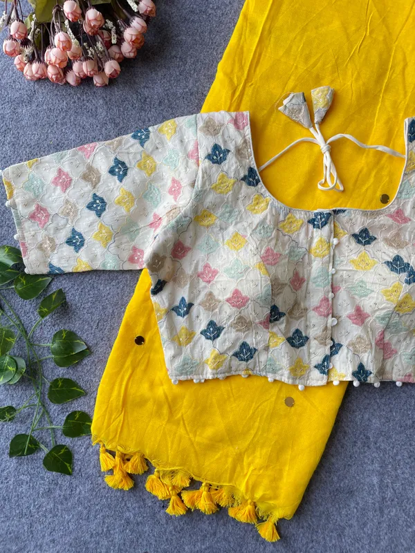Where_subtle_patterns_meet_timeless_style,_paired_with_a_blouse_that_stands_out.