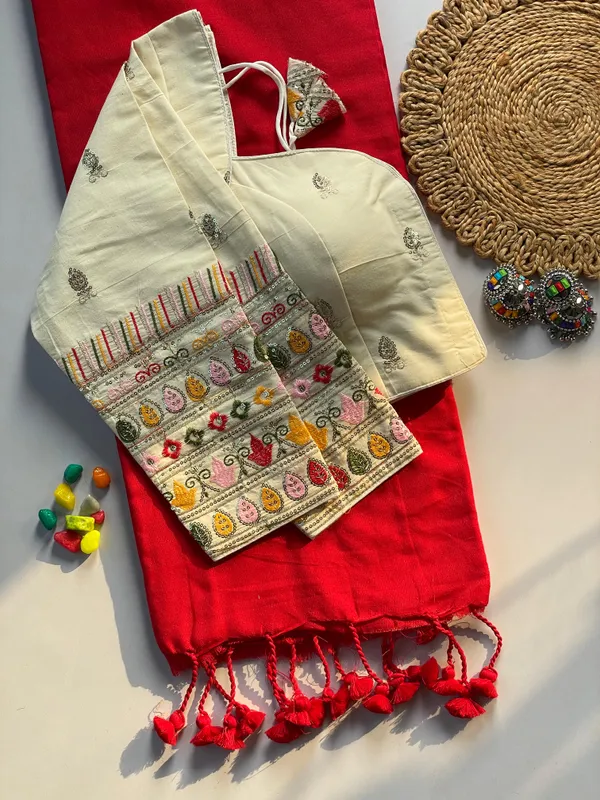 khadi_cotton_saree_with_an_embroidered_khadi_cotton_blouse