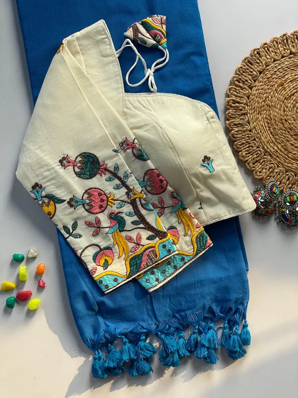 khadi_cotton_saree_with_an_embroidered_khadi_cotton_blouse
