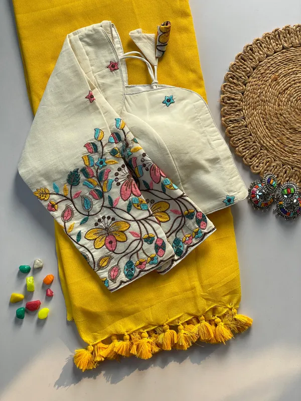 khadi_cotton_saree_with_an_embroidered_khadi_cotton_blouse
