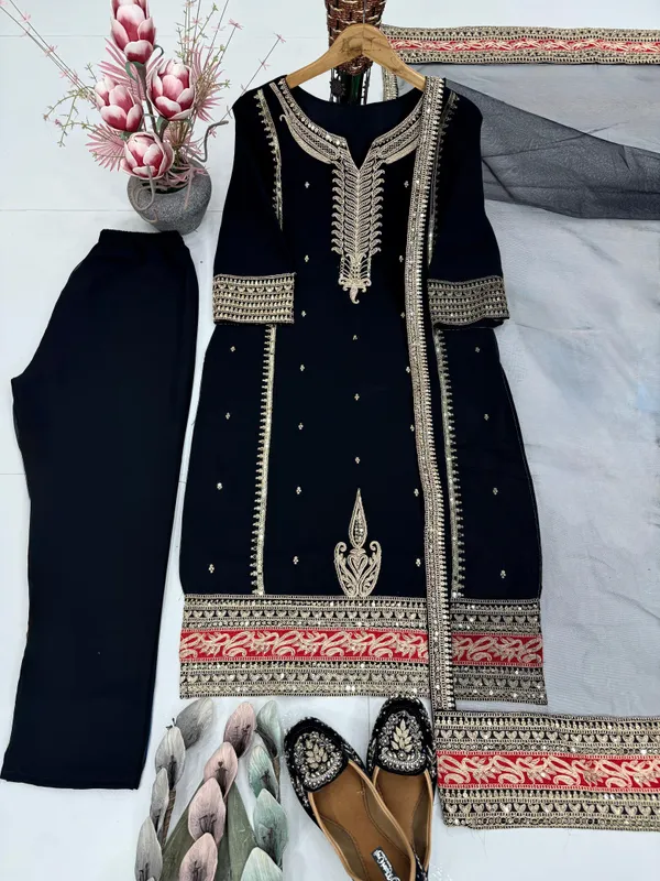 Designer_party_wear_suit_for_women