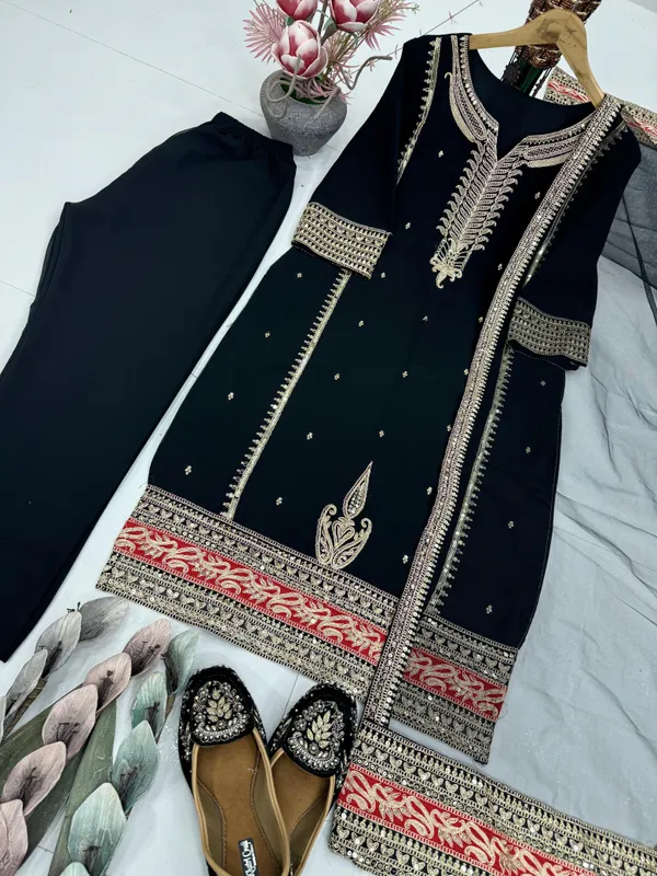 Designer_party_wear_suit_for_women