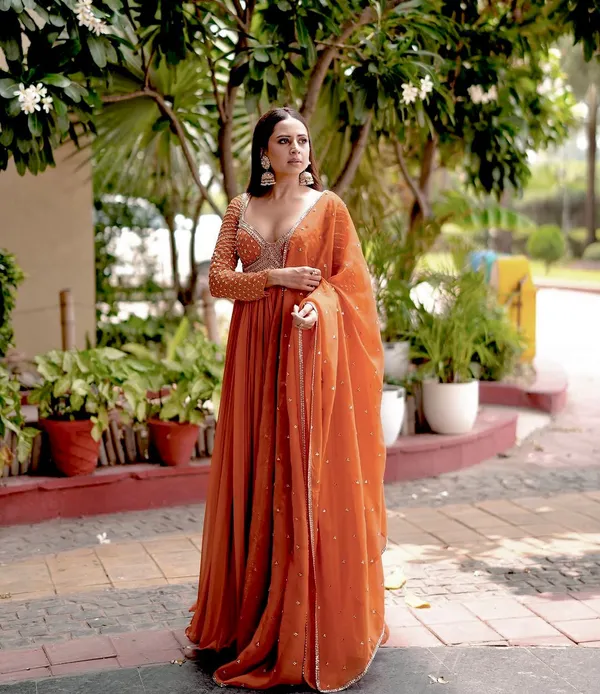 Orange_Georgette_Gown_Set_For_Women