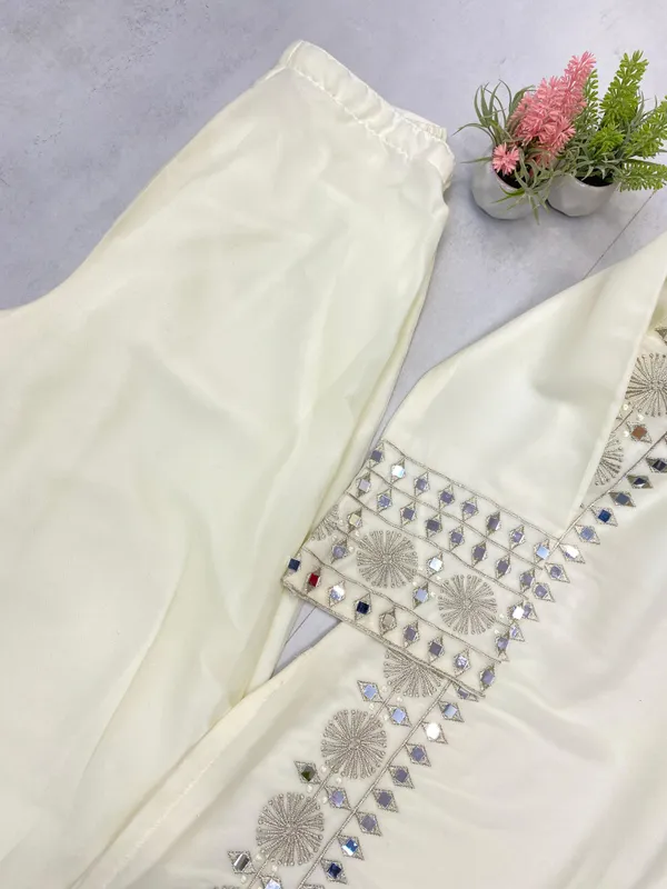 Off_White_Georgette_Kurta_Set_For_Women