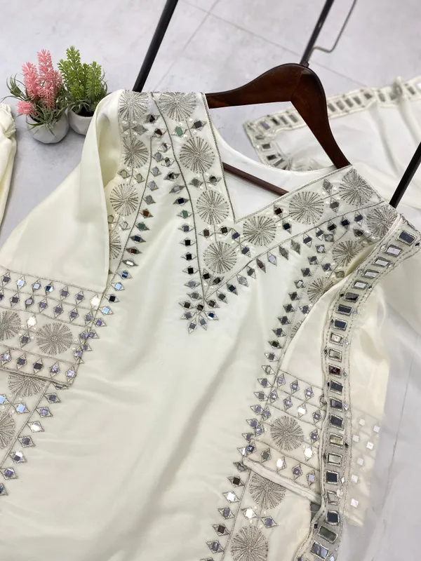 Off_White_Georgette_Kurta_Set_For_Women