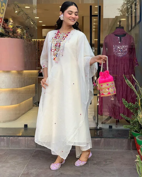 Off_White_Chanderi_Kurta_Set_For_Women