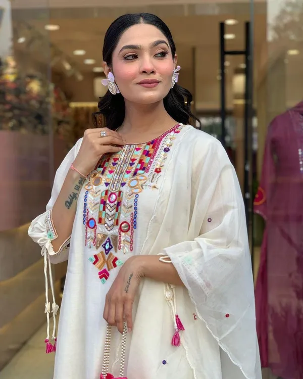 Off_White_Chanderi_Kurta_Set_For_Women