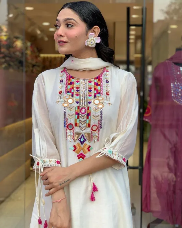 Off_White_Chanderi_Kurta_Set_For_Women