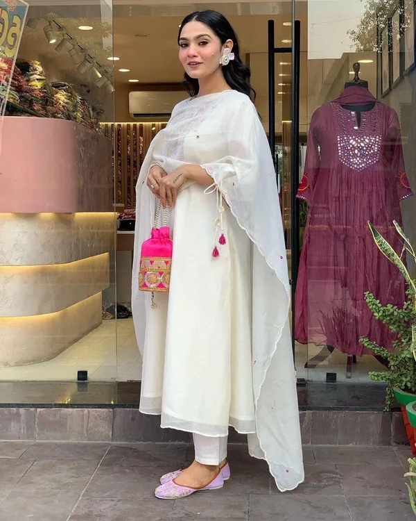 Off_White_Chanderi_Kurta_Set_For_Women