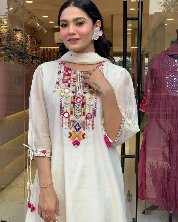 Off_White_Chanderi_Kurta_Set_For_Women