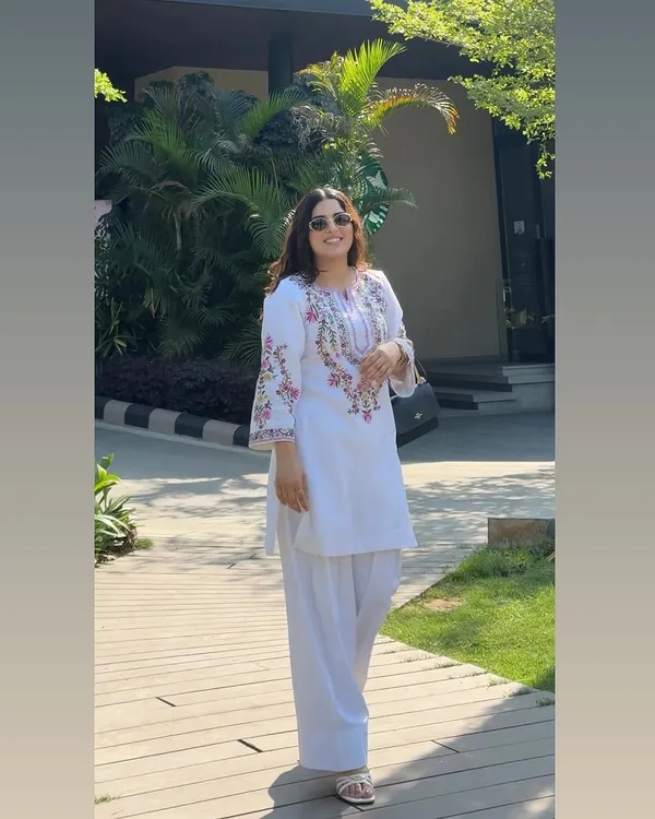 White_Micro_Cotton_Kurta_Set_For_Women