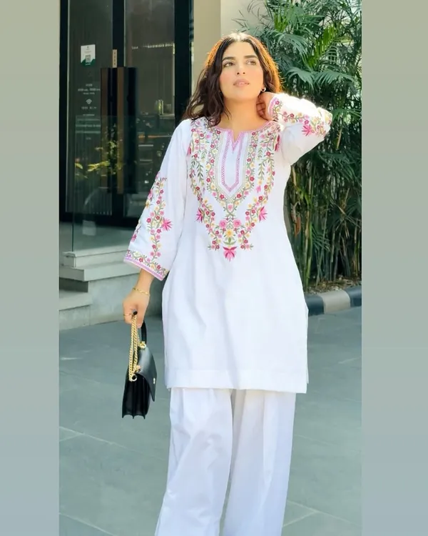 White_Micro_Cotton_Kurta_Set_For_Women