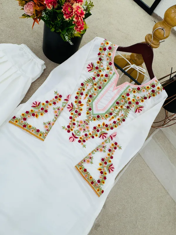 White_Micro_Cotton_Kurta_Set_For_Women