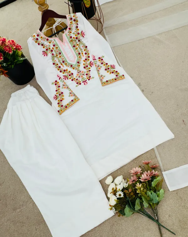 White_Micro_Cotton_Kurta_Set_For_Women