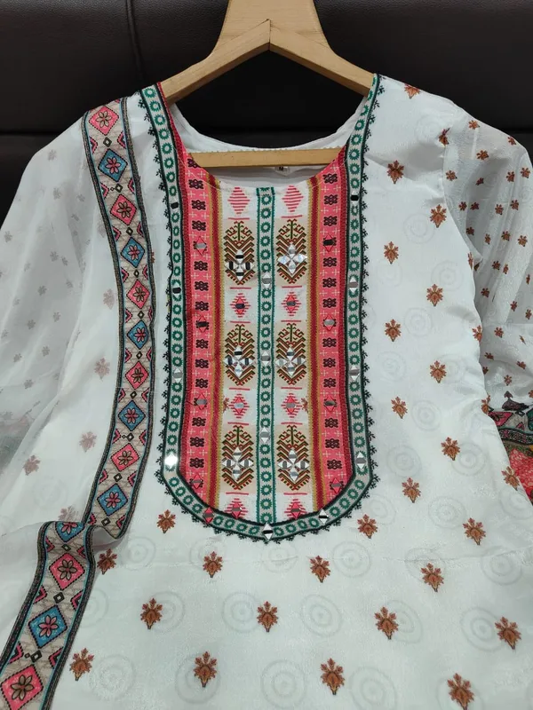 Unique_pakistani_suits