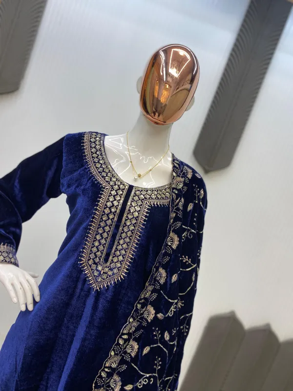 Women's_Pakistani_suit