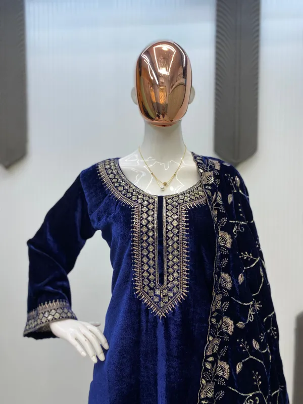 Women's_Pakistani_suit