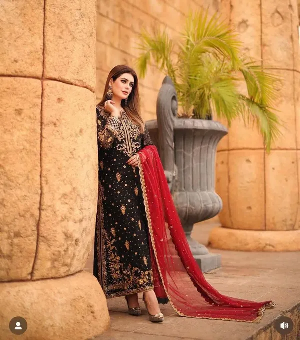 Black_Georgette_Pakistani_Suit_For_Women