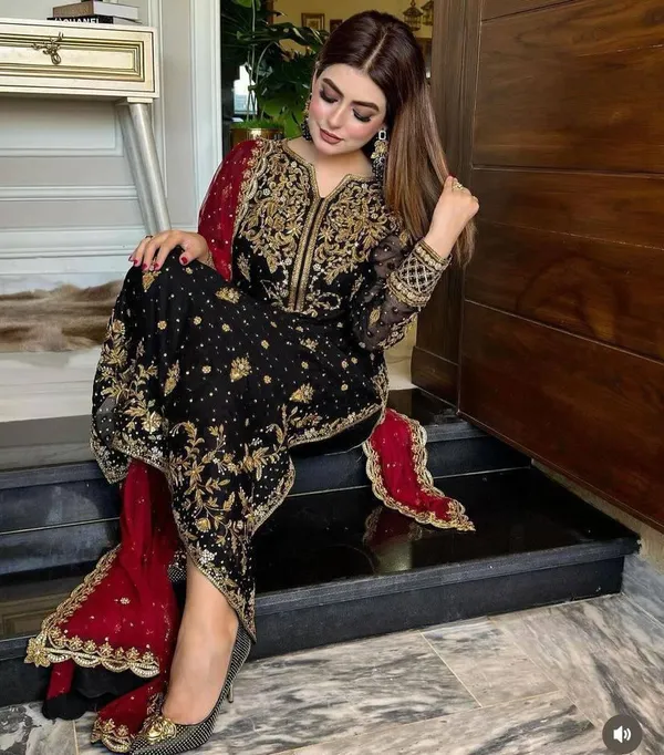 Black_Georgette_Pakistani_Suit_For_Women