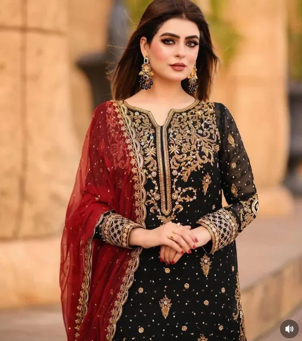 Black_Georgette_Pakistani_Suit_For_Women
